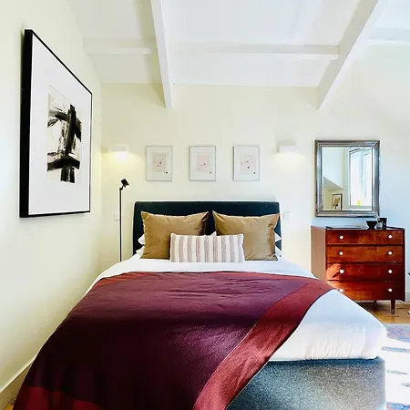 Elegant Beamed Loft With Ac Near Aliados *
