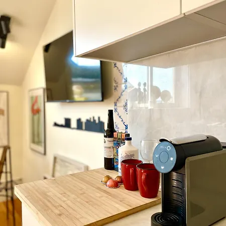 Elegant Beamed Loft With Ac Near Aliados 公寓 *