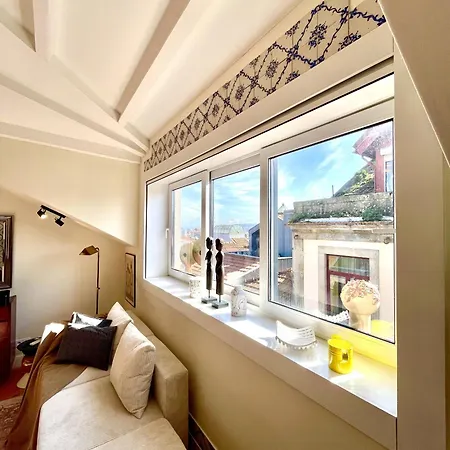 Elegant Beamed Loft With Ac Near Aliados * Oporto