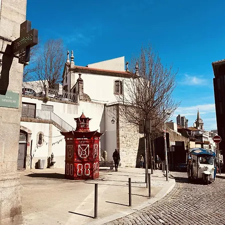 Elegant Beamed Loft With Ac Near Aliados *