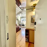 Elegant Beamed Loft With Ac Near Aliados Porto