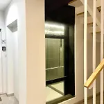 Elegant Beamed Loft With Ac Near Aliados Apartmán *
